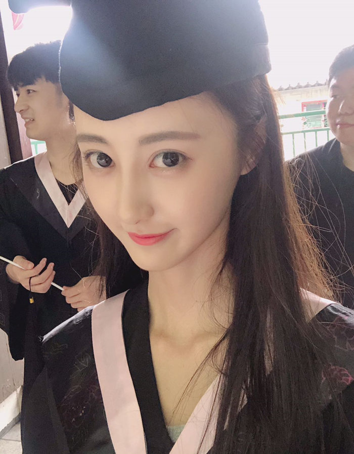 巴黎外围女经纪人