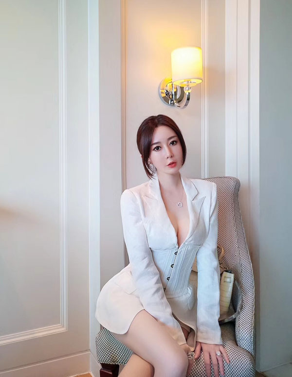 迪拜高端模特经纪人