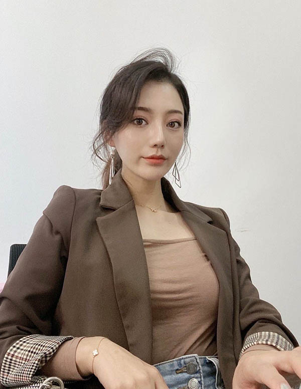 新加坡外围女经纪人